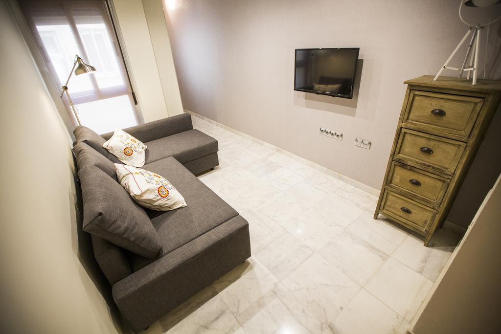 Ab Apartamentos Reding Малага Экстерьер фото
