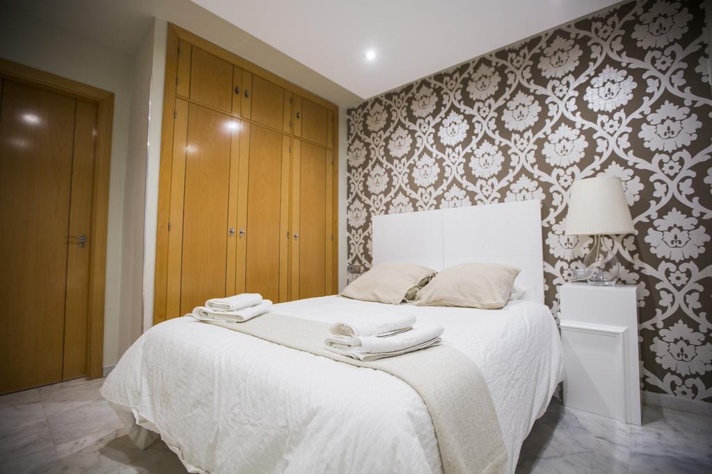 Ab Apartamentos Reding Малага Экстерьер фото