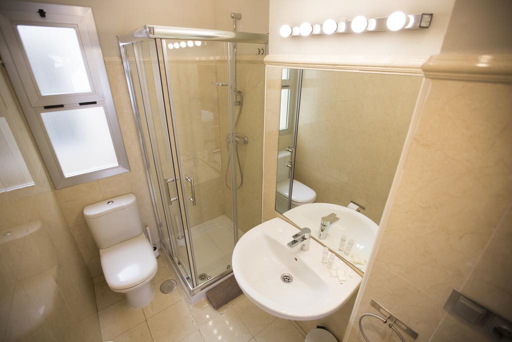 Ab Apartamentos Reding Малага Экстерьер фото
