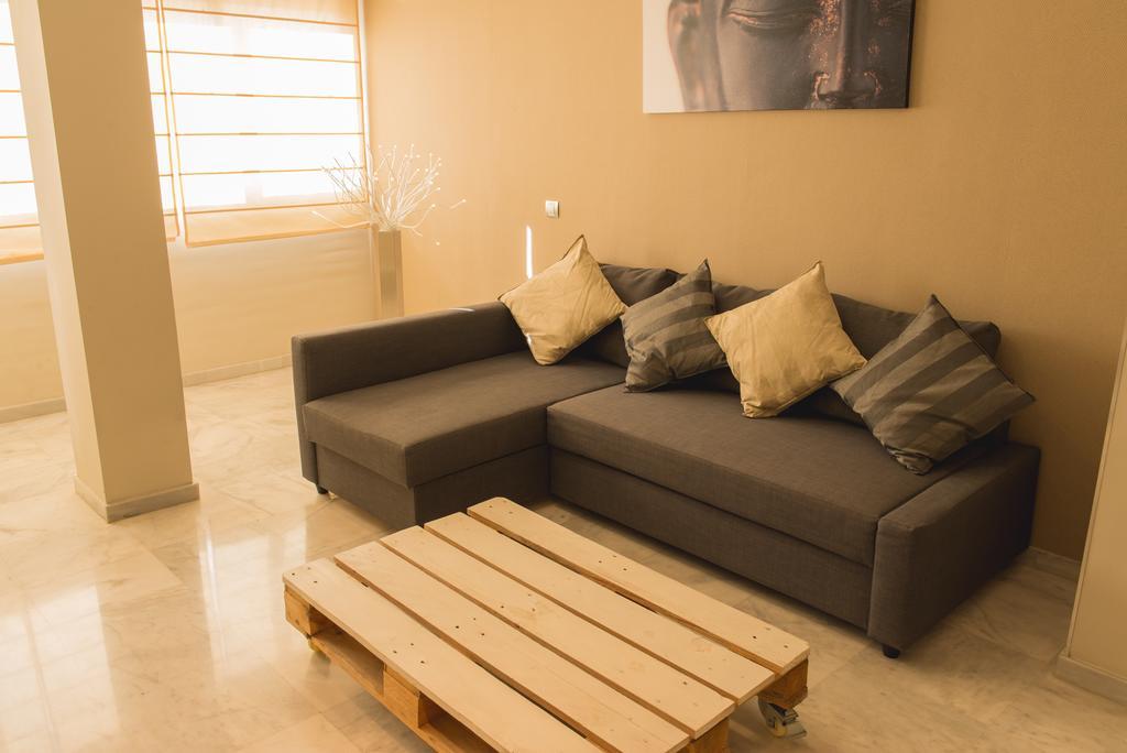 Ab Apartamentos Reding Малага Экстерьер фото