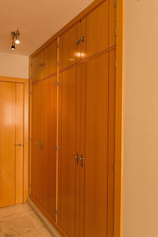 Ab Apartamentos Reding Малага Экстерьер фото