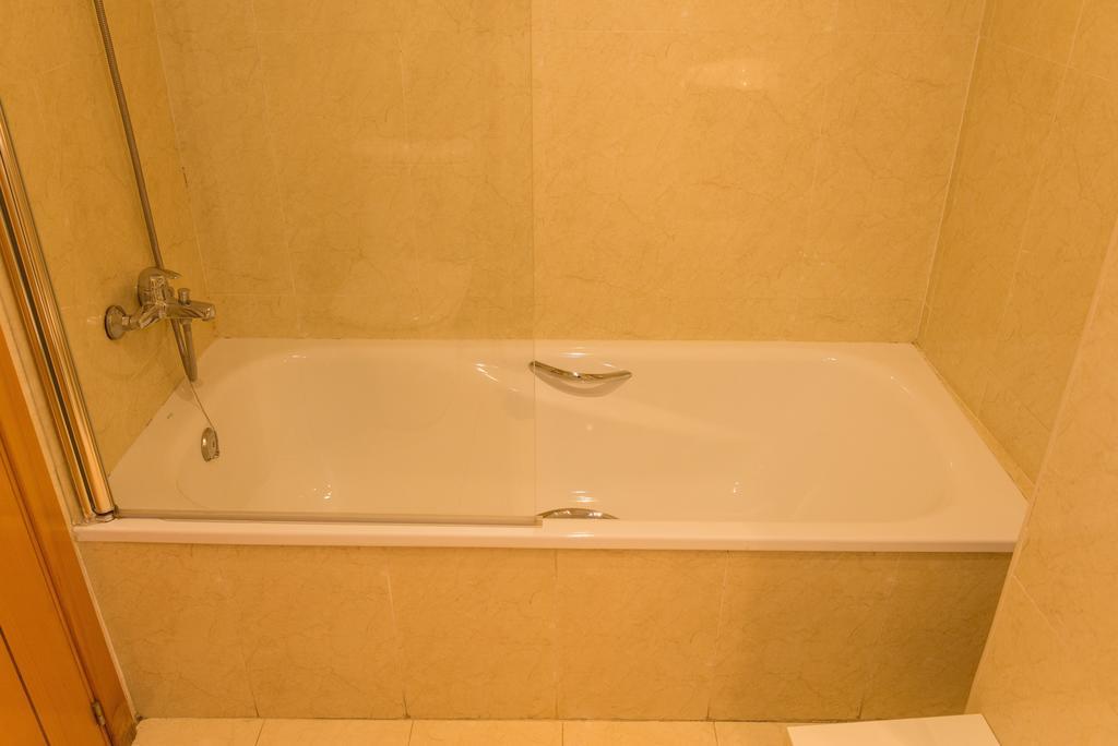 Ab Apartamentos Reding Малага Экстерьер фото