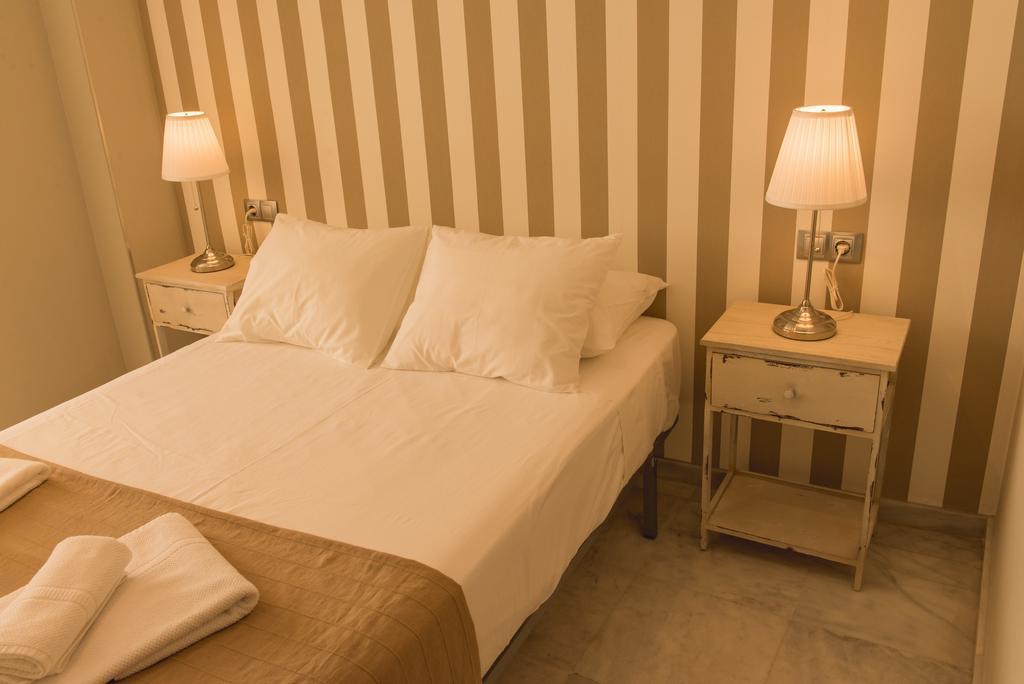 Ab Apartamentos Reding Малага Экстерьер фото
